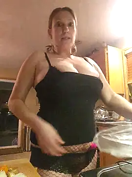 Snapshot of lilyhornyhousewife chatting on 02-21-25, 07:45 lilyhornyhousewife online show from 02-21-25, 07:45