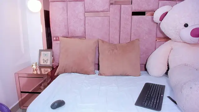 kaylin jann online show from 10-31-25, 06:20