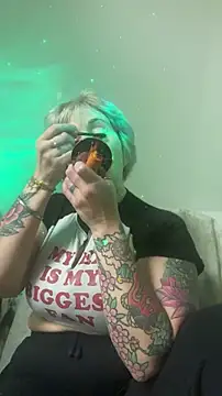Hunniebunnie78 online show from 06-25-26, 05:45