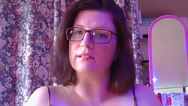 CrimsonMistress online show from 12-18-24, 12:54