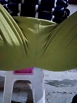 JasminePham online show from 01-19-25, 01:10