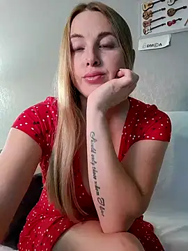 Snapshot of Cute_Hot_Alice chatting on 12-17-24, 08:21 Cute Hot Alice online show from 12-17-24, 08:21