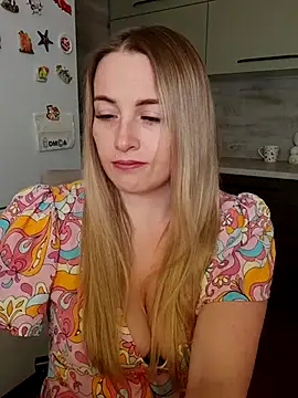 Snapshot of Cute_Hot_Alice chatting on 03-08-25, 12:22 Cute Hot Alice online show from 03-08-25, 12:22