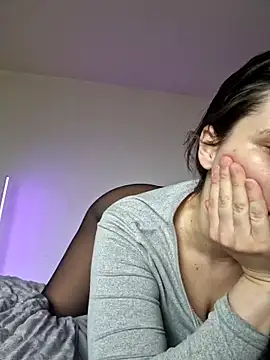 Snapshot of jenna-sxy19 chatting on 03-11-25, 01:45 jenna-sxy19 online show from 03-11-25, 01:45