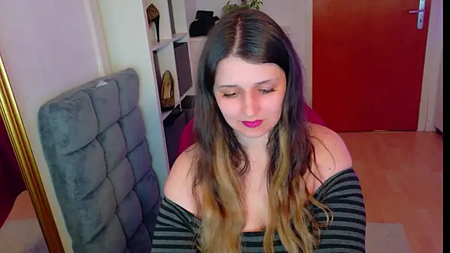 Snapshot of jenna-sxy19 chatting on 10-02-25, 04:14 jenna-sxy19 online show from 10-02-25, 04:14