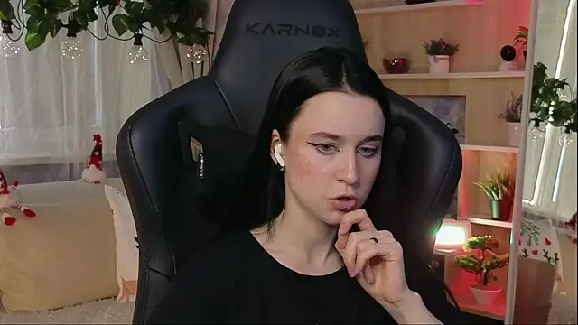 KiraLiLime online show from 02-06-25, 12:37