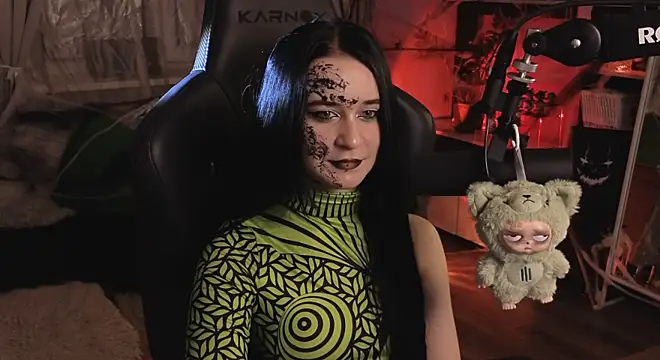 KiraLiLime online show from 10-31-25, 04:30