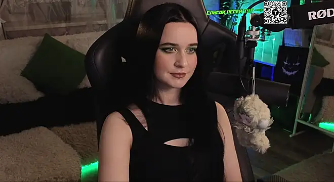 KiraLiLime online show from 11-21-25, 04:05