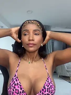 Snapshot of Jessie-pradoo chatting on 12-03-24, 01:19 Jessie-pradoo online show from 12-03-24, 01:19