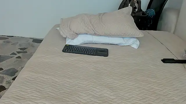 Snapshot of BridgetRodriguez chatting on 01-20-25, 06:21 BridgetRodriguez online show from 01-20-25, 06:21