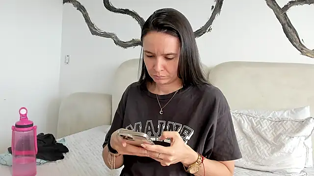 Snapshot of BridgetRodriguez chatting on 01-26-25, 03:36 BridgetRodriguez online show from 01-26-25, 03:36