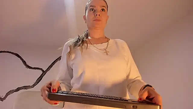 Snapshot of BridgetRodriguez chatting on 01-31-25, 12:07 BridgetRodriguez online show from 01-31-25, 12:07