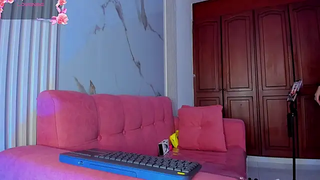 Snapshot of BridgetRodriguez chatting on 10-20-25, 12:27 BridgetRodriguez online show from 10-20-25, 12:27