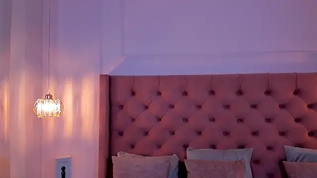 mia schwarz online show from 09-26-25, 10:25