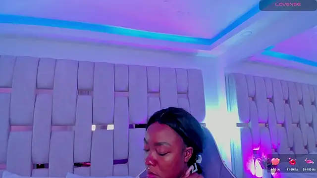 Snapshot of mia_schwarz chatting on 04-15-26, 10:32 mia schwarz online show from 04-15-26, 10:32