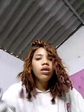 Snapshot of 1CANDYLOVE chatting on 11-23-25, 02:00 1CANDYLOVE online show from 11-23-25, 02:00