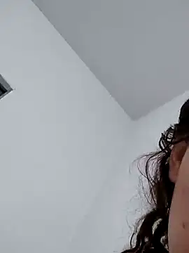 Snapshot of Sweet-diamondxxx chatting on 12-25-24, 01:30 Sweet-diamondxxx online show from 12-25-24, 01:30