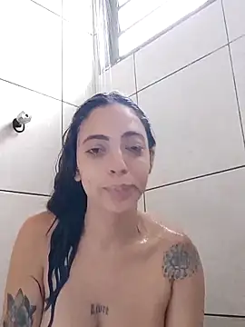 Snapshot of Sweet-diamondxxx chatting on 12-26-24, 01:10 Sweet-diamondxxx online show from 12-26-24, 01:10