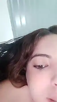 Snapshot of Sweet-diamondxxx chatting on 12-28-24, 01:38 Sweet-diamondxxx online show from 12-28-24, 01:38