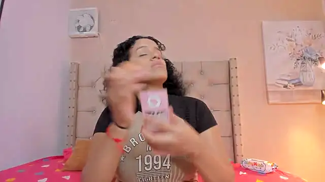 vanesasexyhot21 online show from 10-30-25, 02:35