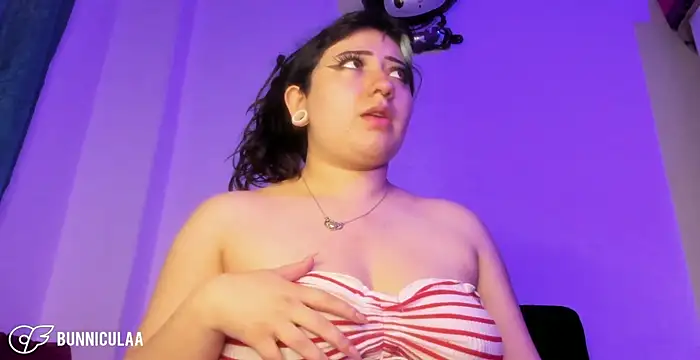 larissa01  online show from 03-23-26, 09:19