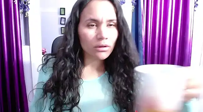 Snapshot of Saylor_Lee22 chatting on 03-18-25, 06:46 Saylor Lee22 online show from 03-18-25, 06:46