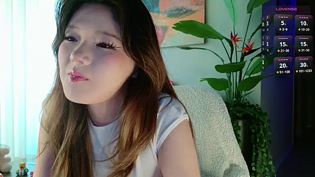 Snapshot of KitayamaChu chatting on 03-18-26, 01:42 KitayamaChu online show from 03-18-26, 01:42