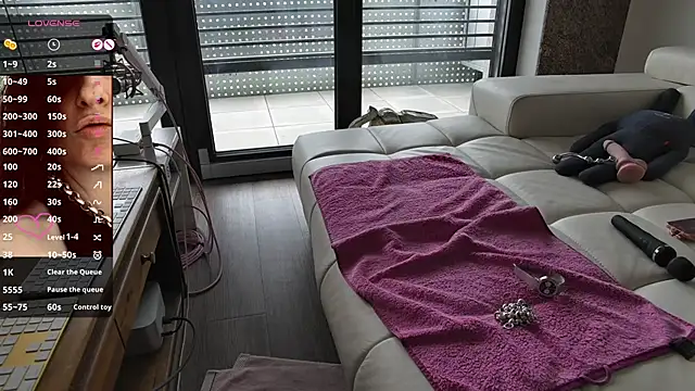 Snapshot of sexyLolia11 chatting on 07-19-26, 10:52 sexyLolia11 online show from 07-19-26, 10:52