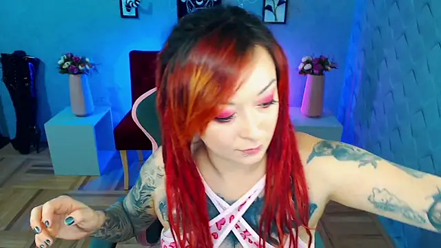 Snapshot of Miss-Tattoo chatting on 01-18-25, 05:26 Miss-Tattoo online show from 01-18-25, 05:26