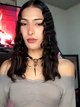 Snapshot of Lanna_hott_ chatting on 09-21-25, 10:44 Lanna hott online show from 09-21-25, 10:44
