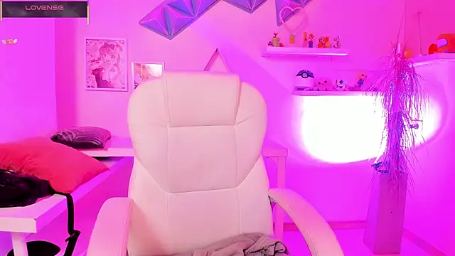 Valkiria ponce online show from 09-11-25, 04:01