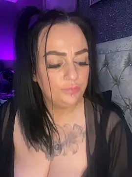 Snapshot of MissEssex chatting on 01-30-25, 04:02 MissEssex online show from 01-30-25, 04:02