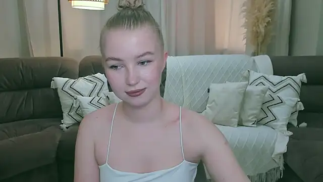 shy  lady online show from 04-28-26, 11:26