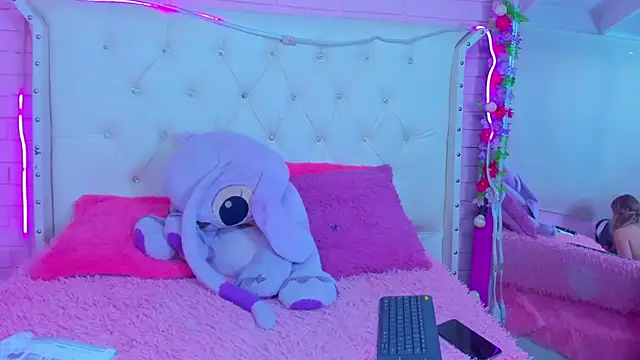 Melissa walker  online show from 03-06-25, 06:37