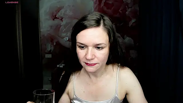 AriaGray online show from 11-22-25, 02:43