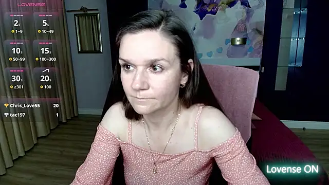 Snapshot of AriaGray chatting on 04-10-26, 02:06 AriaGray online show from 04-10-26, 02:06