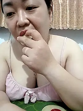 VyOanh2K online show from 10-24-25, 02:57