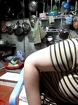 VyOanh2K online show from 12-22-25, 03:20