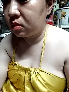 Snapshot of VyOanh2K chatting on 04-23-26, 03:25 VyOanh2K online show from 04-23-26, 03:25