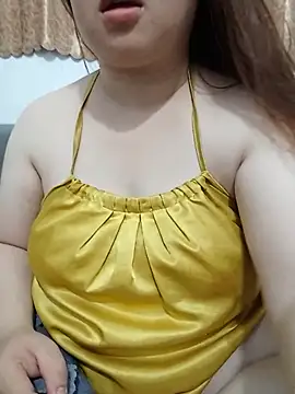 Snapshot of VyOanh2K chatting on 07-18-26, 04:55 VyOanh2K online show from 07-18-26, 04:55