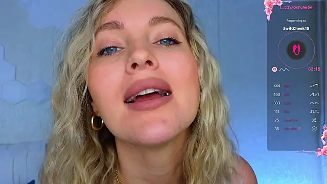 Snapshot of Lynna_Sparks chatting on 11-05-25, 03:17 Lynna Sparks online show from 11-05-25, 03:17