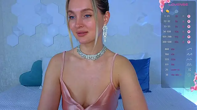 Snapshot of Lynna_Sparks chatting on 12-05-25, 04:21 Lynna Sparks online show from 12-05-25, 04:21