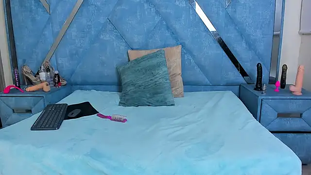 Aura love69 online show from 12-18-25, 05:57