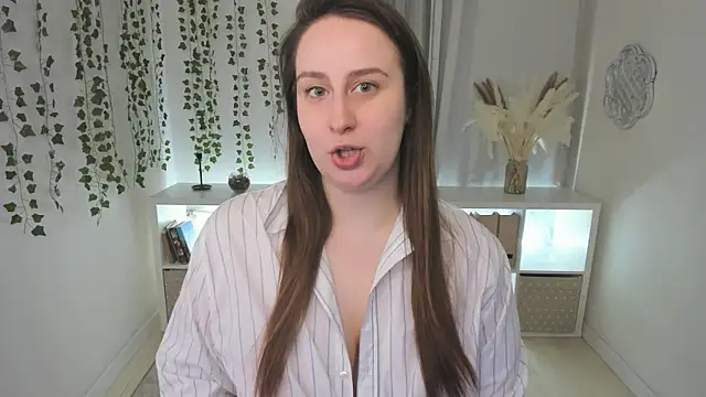 Snapshot of Lattea chatting on 02-04-25, 04:50 Lattea online show from 02-04-25, 04:50