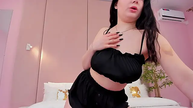 Snapshot of DeniseReese chatting on 01-18-25, 06:03 DeniseReese online show from 01-18-25, 06:03