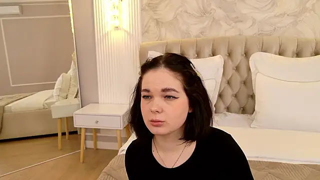 Snapshot of DeniseReese chatting on 02-11-25, 12:05 DeniseReese online show from 02-11-25, 12:05