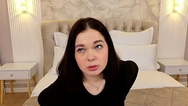 Snapshot of DeniseReese chatting on 02-12-25, 09:10 DeniseReese online show from 02-12-25, 09:10