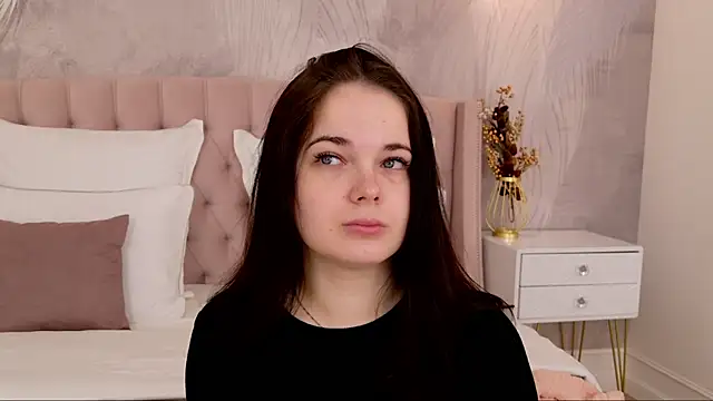 Snapshot of DeniseReese chatting on 10-21-25, 02:23 DeniseReese online show from 10-21-25, 02:23