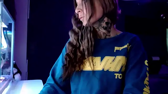 InesGold online show from 01-28-25, 08:14