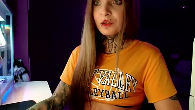 InesGold online show from 02-05-25, 09:18